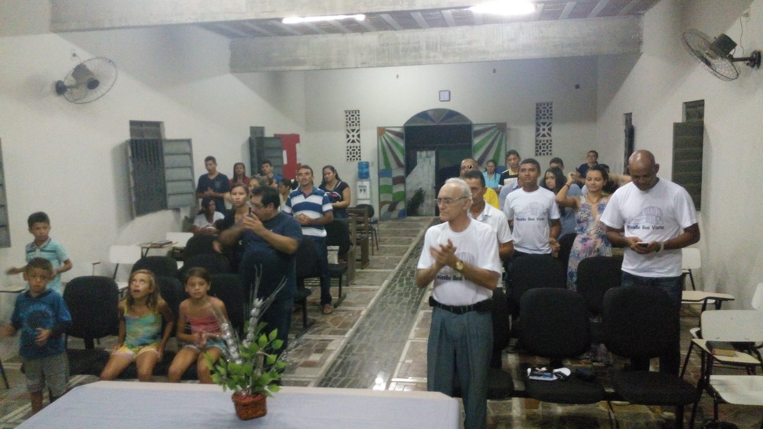 Reunião durante ação missionária da PIB Cascavel